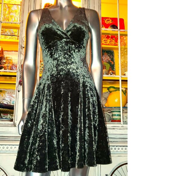Vintage Betsey Johnson 90s Green Stretch Crushed Velvet Skater Slip Dress Size M - Picture 5 of 15